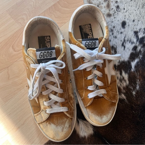Golden Goose Deluxe Brand Superstar Gold Velvet Size 38 - Picture 2 of 14